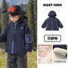 Jaqueta Impermeável com Forro de Fleece para Meninos Europeus 2026 Nova Roupa de Inverno para Crianças Crianças de Médio a Grande Bebê Roupas de Inverno Tendência