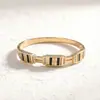 Nova Pulseira de Aço Titânio com Preço Especial para Mulheres em Formato de C Fashionável com Diamantes Resistente à Cor Alta Qualidade Joia para Melhor Amiga