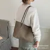 Bolso retro casual simple para mujer, nuevo y elegante bolso de hombro con alto atractivo estético, gran capacidad, moderno para salidas y el trabajo, bolso tote de moda