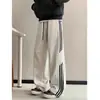 Calça de moletom listrada com três listras masculinas, estilo primavera/outono, marca trendy retrô americana, calça casual de perna larga, modelagem solta, calça esportiva de perna reta