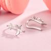 Aretes de Mariposa para Mujer Lujo Ligero Diseño Nicho Sentido Elegante Francés Gancho para la Oreja 2025 Verano Diario Viajero Accesorios para la Oreja