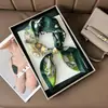 Pañuelo Imitación Seda Estilo Coreano, Pañuelo Cuadrado de 70 cm con Estampado Floral Verde, Tacto de Alta Gama, Versátil para Mujeres en Primavera y Verano, Elegante Pañuelo para el Cuello, Venta al por Mayor