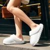 Novas Sapatilhas de Confinamento Baotou 2025 Inverno Pelúcia Quente Antiderrapante Silenciosas com Solado Grosso para Interior Casa Pantufas de Algodão para Mulheres e Homens