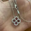 Collar de Cuatro Hojas en Bucle Versión de Lujo con Diamantes, Clásico y Sencillo, Sensación de Alta Gama, Estilo Popular para Niñas, Cadena para Clavícula, Venta Directa del Fabricante