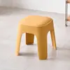 Banqueta Baixa de Plástico Personalizada de Fábrica para Sala de Estar Doméstica Pequeno Banco Bolsa Macia de Couro Empilhável para Economizar Espaço e Banqueta Pequena Resistente