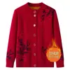 Colección de otoño e invierno de ropa exterior cálida, con forro polar y engrosada para mujeres de mediana edad y mayores, incluyendo tops cálidos, suéteres y cárdigans - estilos nuevos