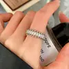 Coleção de Anéis de Zircônia de Design de Nicho Estilo Ins Exquisita e Versátil, Simples e Elegante, Luxo Leve, Sensação de Alto Padrão, Joias Personalizadas