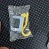 Gancho para mochila, una herramienta práctica para colgar bolsas en el lateral de un escritorio de estudiante, se puede girar e instalar sin taladrar agujeros