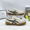 Tênis Esportivos Casuais de Treinamento Novos Alemães Primavera e Verão 2025 Nicho Joker Explosões Originais Forrest Gump Sapatos Brancos Feminino