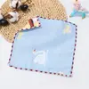 Toalla cuadrada para niños al por mayor algodón gruesa absorbente toalla para bebé bebé recién nacido dibujos animados gasa toalla para babas de niños