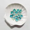 Nuevo Estilo Flor de Cerezo Estampada en Oro con Bordes Dorados y Plateados 15 mm Pétalos Perlados de Dos Tonos Materiales Hechos a Mano para Bricolaje Accesorios para el Cabello de Estilo Antiguo Ramo