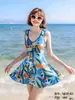 Traje de baño conservador especial para madres de mediana edad y mayores Qing, falda hasta la rodilla, adelgazante, para aguas termales, talla grande