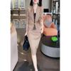 9882 Da Ai Mei Yi Yuan Otoño 2026 Nuevo Blazer Corto con Falda Bodycon Moda Femenina Adelgazante Atuendo de Moda