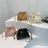 Bolso de Cadena con Cordón de Moda de Nicho Bolso Cubo Bolso Cruzado 2026 Nueva Moda Versátil Casual de Moda Bolso Pequeño