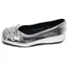 Versão em Pele de Ovelha~Sapatilhas Prateadas Bico Quadrado Laço com Corte Baixo, Adequadas para Combinar com Vestidos, Estilo Francês Noturno, Salto Escondido, Sapatos Femininos