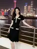 Elegante Vestido de Punto de Seda Helada Estilo Socialité para Mujer, Verano Ajustado, Favorecedor Cuello en V, Vestido Sirena que Ceñe la Cintura