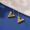 Estilo Moda Coreana Textura Microincrustado Zircônia Letra V Brincos Femininos Transfronteiriços Mais Vendidos Ins Tendência Luxo Leve Brincos de Alta Qualidade