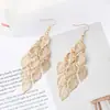 Pendientes más vendidos de Cross-border Wish: Moda europea y americana, aretes colgantes simples de hoja hueca multicapa, aretes largos de hoja para mujer