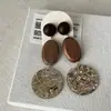 Brincos Longos de Pino em Madeira com Inlay de Peça Redonda de Resina com Estampa de Leopardo Retrô para Mulheres Personalidade Exagerada Modernos Versáteis Ornamentos de Orelha