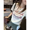 Camiseta de Manga Curta com Bordado de Letras Hanwei Escovada para Mulheres, Novo Estilo Coreano para Primavera e Verão, Slim Fit, Versátil, Top da Moda