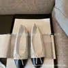 Versão de Luxo dos Sapatilhas de Ballet com Laço Xiaoxiangfeng para Mulheres, Novo Estilo 2025, Mocassins Planos Slip-On Color-Blocking