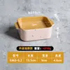 Acompanhamentos de hot pot de frutos do mar estilo barraca de comida Haidilao: pratos em camadas, almôndegas, carne bovina, tigelas de sangue de pato, macarrão, tigelas de sobremesa