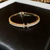 Pulsera Europea y Americana de Hoja de Trigo Dorada con Incrustaciones de Diamantes Diseño Nicho Personalizado Pulsera Combinable Pulsera de Lujo Ligero de Alta Gama para Mujer
