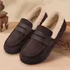 Mocassins de algodão macios, antiderrapantes e quentes para maternidade 2026 novo modelo de inverno, sapatos slip-on confortáveis para pés largos, com fleece adicionado e sola espessada