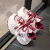 Zapatos Dad para Niñas Primavera 2026 Nuevos Zapatos Deportivos para Niños de Doble Malla Zapatos de Correr Suaves de Dibujos Animados para Niñas Zapatos de Estudiante