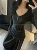 4113 # Colección Personal del Dueño de la Tienda de Lin Mumu: Top de punto básico versátil de cuello en V, ajuste slim, para primavera, con un look elegante