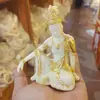 Talla de Madera de Águila Estilo Clásico Autosuficiente Bodhisattva Guanyin Estatua Sentada Adorno Artesanía Estilo Zen Chino Decoración de Sala de Estar