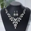 Conjunto de Collar y Pendientes de Flor de Perla Europeos y Americanos Novia Banquete de Bodas Venta Caliente Transfronteriza Joyería para Mujer Lluvia de Meteoros