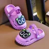Control de precio 12.8, no hay entrega por debajo de 12.8Chanclas perforadas de verano nuevas de Luo Xiaohei para niños