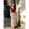 Conjunto de Duas Peças: Blusa Lisa de Manga Curta 2026 com Saia Casual de Bolinhas em Estilo Coreano Suave
