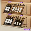 Estante decorativo moderno para botellas de vino, un soporte de exhibición de vinos elegante y lujoso para uso doméstico, con un diseño inclinado para exhibir botellas de vino