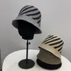 Chapéu de Tricô Novo Outono e Inverno Ins Listras Diagonais Combinação de Cores Giratória Chapéu de Balde de Lã Feminino Liso Quente Fashionável Tendência