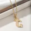 Colar com pingente de letra da moda europeia e americana para mulheres, coroa dourada e prateada com letras inglesas totalmente cravejadas de diamantes, modelo de exportação de venda quente transfronteiriça, envio direto