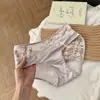 Calcinhas Sexy de Renda Satin Pure Desire para Mulheres Tanga com Laço Cintura Média-Baixa Forro 100% Algodão Malha Respirável Cobertura do Bumbum