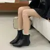 Botas de Moda Otoño e Invierno 2025 Nuevas Botines de Punta Fina y Punta Cuadrada Pequeña Botines Cortos Tacón Medio Versátiles Botas Ajustadas Botas Individuales para Mujer Color Nude