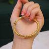 Europa y Estados Unidos nuevo pulsera de empuje y tirón chapada en oro moda Joker personalidad joyería popular pulsera de acacia imitación oro al por mayor