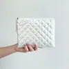 Bolsa de Maquiagem com Laço Bordado Acolchoada, Porta-Moedas Portátil, Bolsa para Papelaria, Estojo de Lápis Multifuncional de Grande Capacidade
