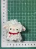 2027 Nuevo Bufanda de Felpa de Dibujos Animados Colgante de Muñeco de Oveja Pequeña Accesorios para Tocados DIY Bolsas Ropa para Niños Accesorios de Vestir