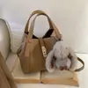 Bolsa de hombro cruzada de alta gama de nicho versátil, bolsa de cubo, bolsa de hombro, bolsa de mensajero, cesta de verduras, nueva para Otoño e Invierno 2025, transfronteriza