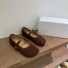 Zapatos Mary Jane huecos de suela blanda para mujer, nuevo modelo de otoño 2026, con una sola correa de hebilla, zapatos de corte bajo, cómodos para el uso diario y el trayecto al trabajo.
