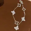Pulseira de Gelo Triturado Borboleta Estilo Chinês Novo Retro Luxo Leve de Alta Qualidade com Design Vazado, Design Requintado e Sofisticado, Joias Empilháveis