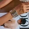 Diseño Silencioso y Elegante, Estilo Clásico Acero Inoxidable Oro de 18K Pulsera Abierta Ancha con Patrón Martillado Acero Inoxidable Joyería para Mujer al Mayoreo