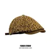 Chapéu Único Novo com Estampa de Leopardo para Mulheres Boina Retrô Britânica Versátil Moda Tendência Y2K Chapéu de Personalidade Avançada Tendência