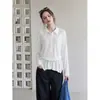Camiseta de manga larga para mujer con cuello polo blanco, dobladillo asimétrico y cordón, nueva colección de otoño 2026, prenda básica