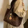 Bolso Tote Estampado de Leopardo Ruien para Mujer 2026 Nuevo Bolso de Hombro de Gran Capacidad para el Trabajo Estilo Coreano Moda Bolso de Mano Tendencia