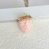 Colgante de coche de gelatina transparente degradada con fresa, amuleto de aleación, acrílico, cadena para teléfono DIY, llavero, accesorio para bolso